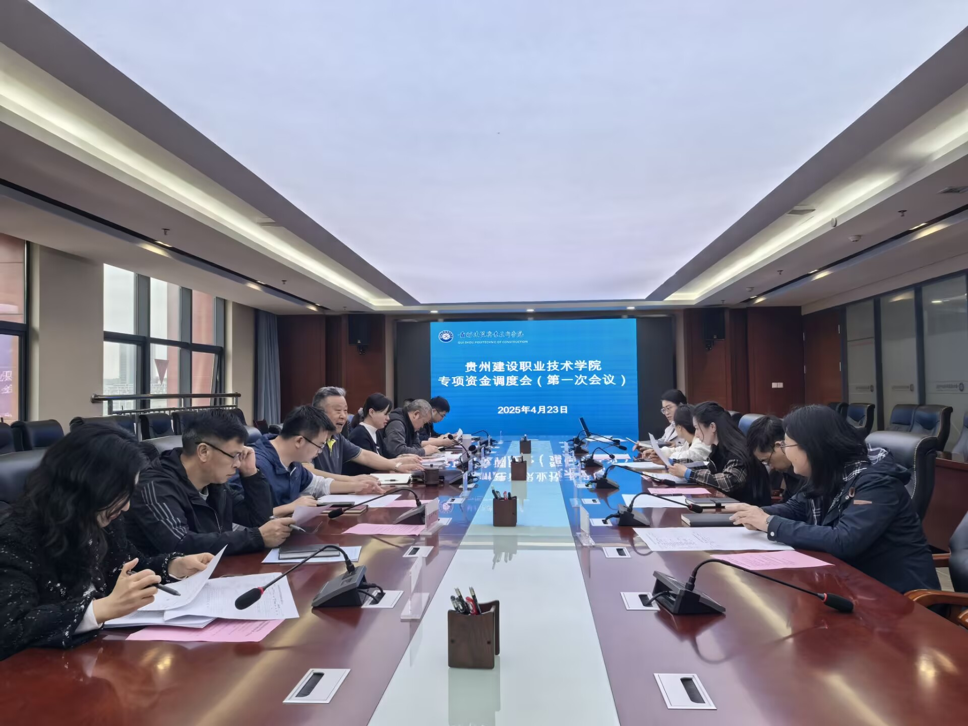 bec16dd8-1099-4c67-818d-cf951b2c2934.jpg